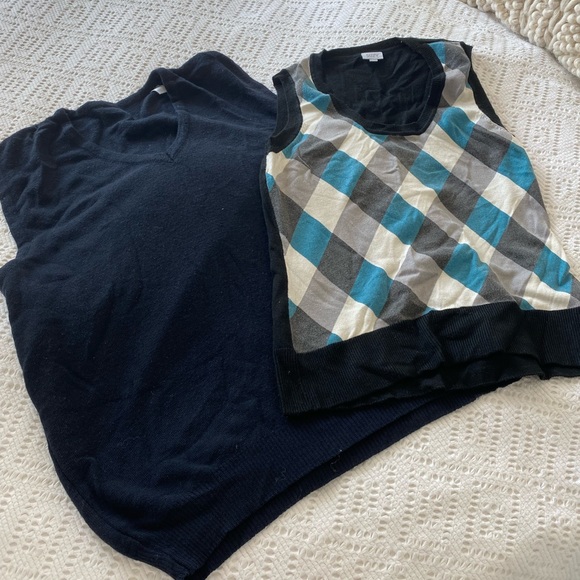 Bundle of knit sweater vests - Picture 3 of 8